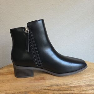 New Journee Collection Capri Womens Black Booties Size 7 Side Zipper Block Heel